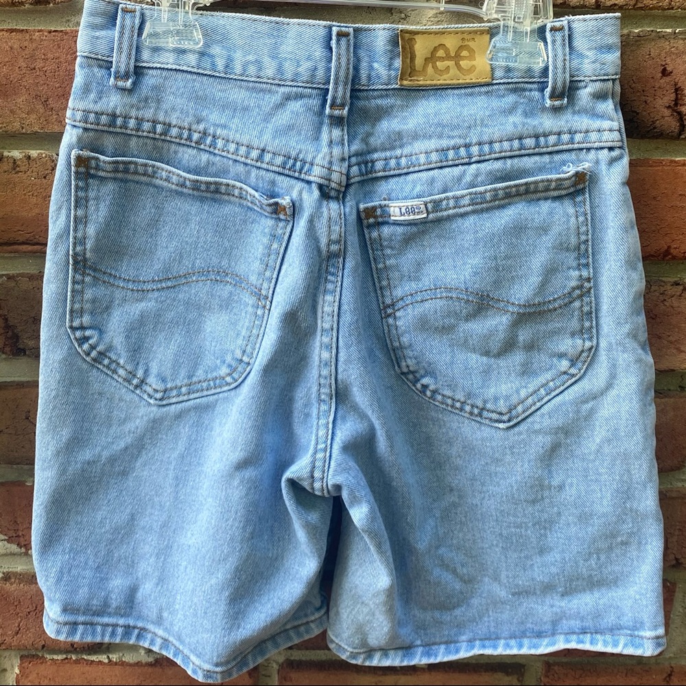 Vintage Lee Lightwash Jeans Shorts 7 - Picture 2 of 3